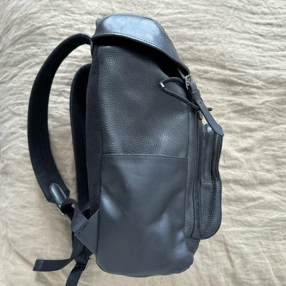 Coach Leather Backpack F72311 display picture 2